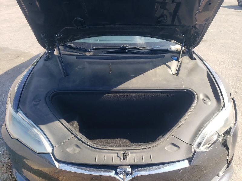 53329946 :رقم المزاد ، 5YJSA1E46KF332729 vin ، 2019 Tesla Model S مزاد بيع