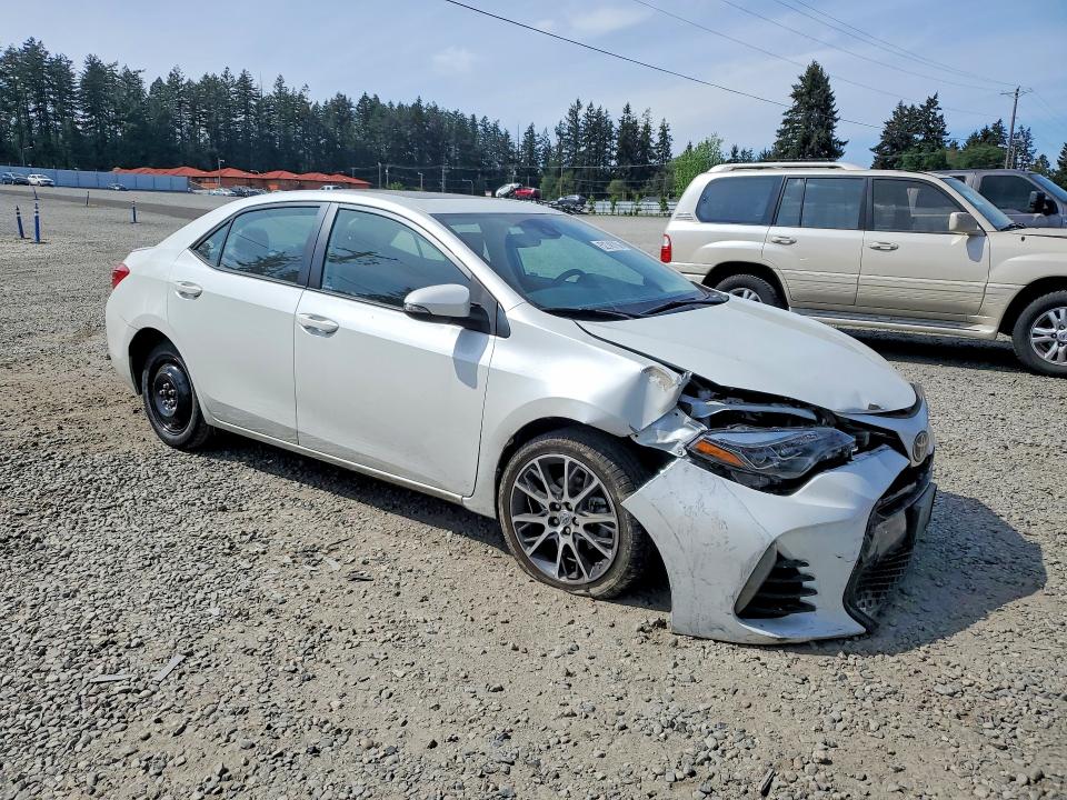 52745756 :رقم المزاد ، 5YFBURHE2HP616754 vin ، 2017 Toyota Corolla مزاد بيع