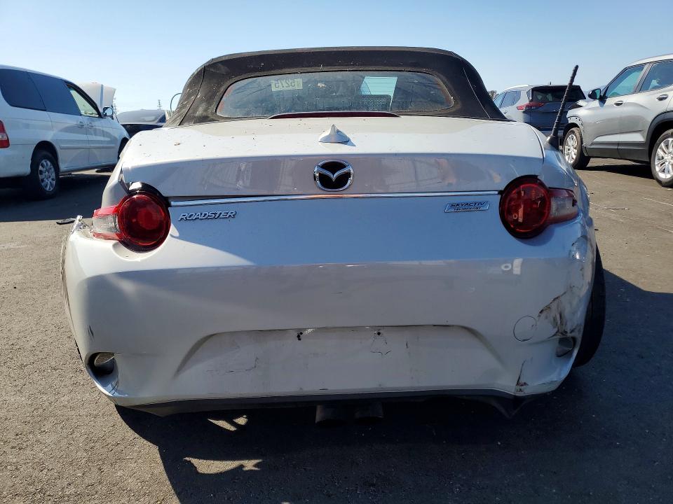 52751866 :رقم المزاد ، JM1NDAD75J0202261 vin ، 2018 Mazda Mx-5 Miata مزاد بيع