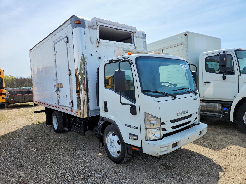 53855316 :رقم المزاد ، JALE5W162J7900225 vin ، 2018 Isuzu Nqr مزاد بيع