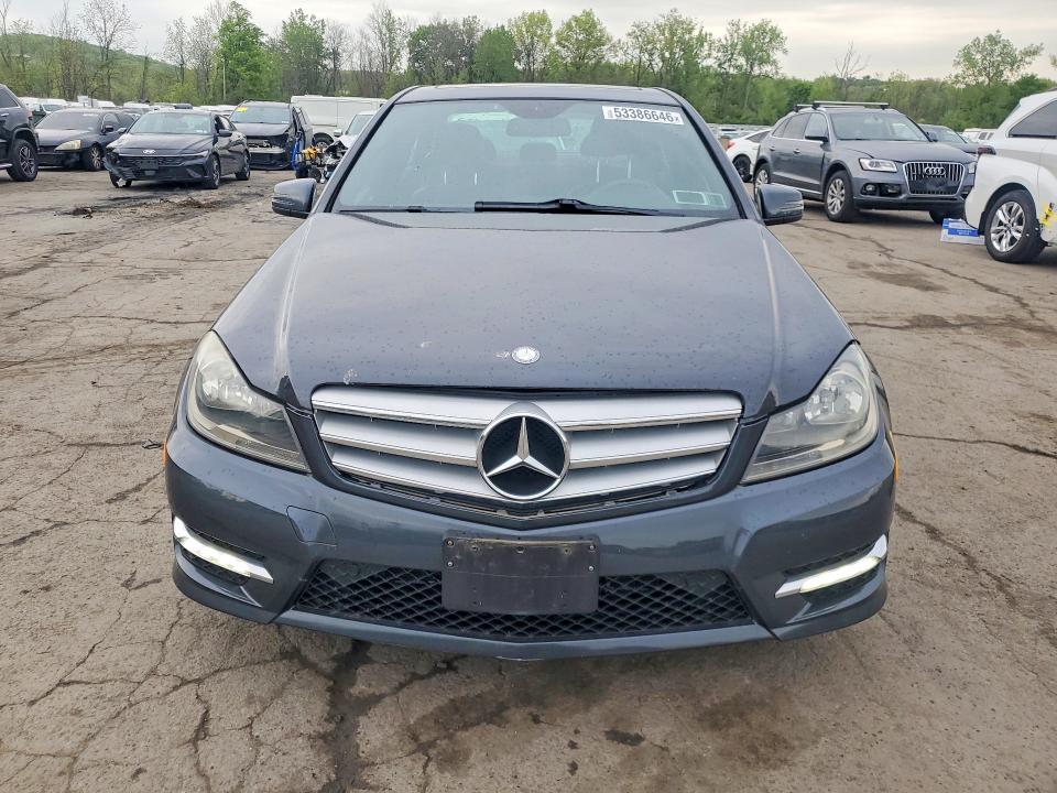 Продажа на аукционе авто 2013 Mercedes-benz C, vin: WDDGF8AB7DR279479, номер лота: 53386646