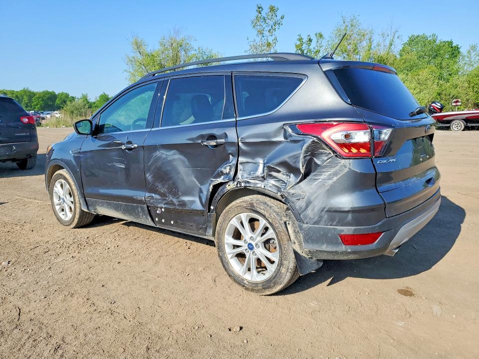 54062056 :رقم المزاد ، 1FMCU0HD9JUB39235 vin ، 2018 Ford Escape مزاد بيع