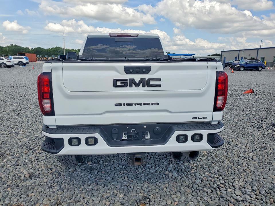 51328486 :رقم المزاد ، 1GT59MEY1NF327125 vin ، 2022 Gmc Sierra مزاد بيع