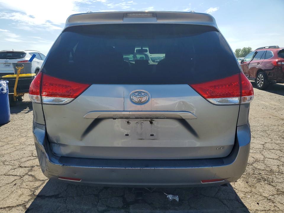 55228366 :رقم المزاد ، 5TDKK3DC4BS046889 vin ، 2011 Toyota Sienna مزاد بيع