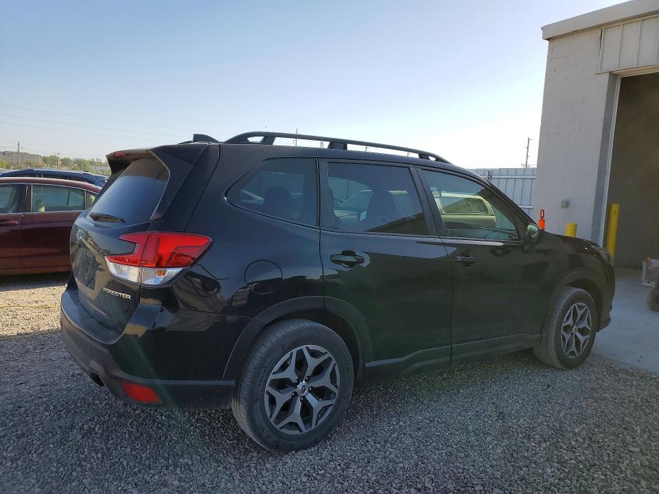 Продаж на аукціоні авто 2022 Subaru Forester, vin: JF2SKADC0NH461285, номер лоту: 52415336