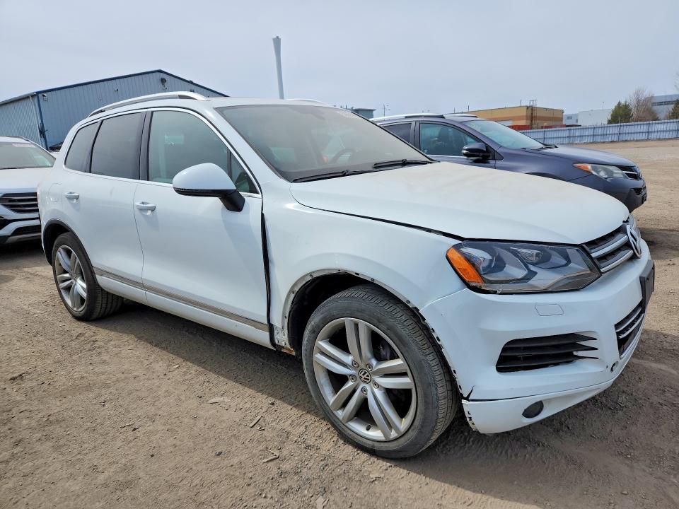 2014 Volkswagen Touareg მანქანა იყიდება აუქციონზე, vin: WVGDF9BP2ED003864, აუქციონის ნომერი: 52654066