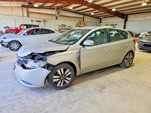 2013 Kia Forte მანქანა იყიდება აუქციონზე, vin: KNAFU5A21D5664051, აუქციონის ნომერი: 54182756