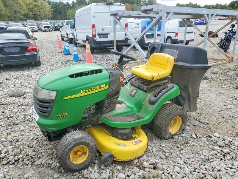 53198226 :رقم المزاد ، 31F7070112E1 vin ، 2010 John Deere L100 مزاد بيع