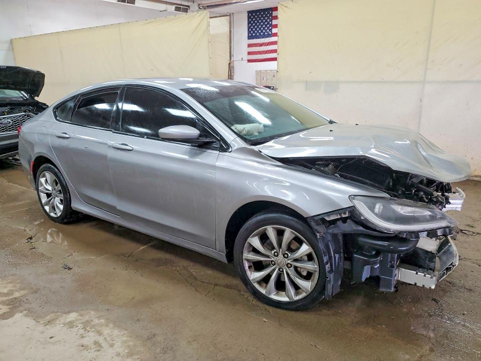 52722276 :رقم المزاد ، 1C3CCCBG9FN702253 vin ، 2015 Chrysler 200 مزاد بيع