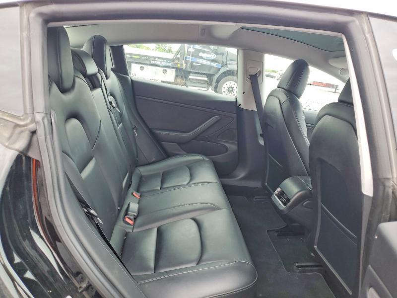 55230916 :رقم المزاد ، 5YJ3E1EB3JF183704 vin ، 2018 Tesla Model 3 مزاد بيع