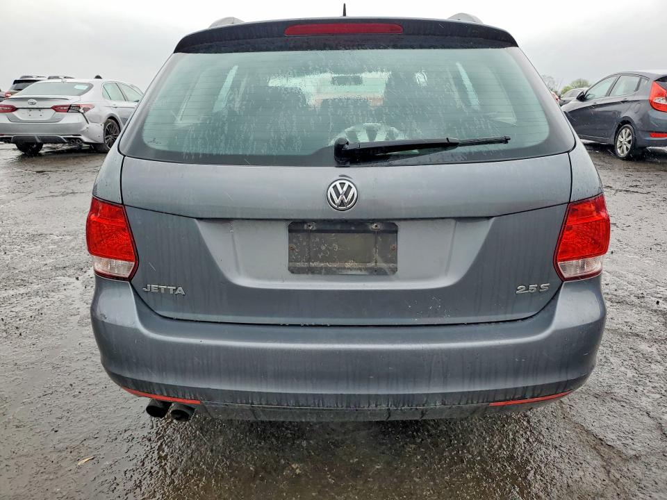 52522886 :رقم المزاد ، 3VWPZ7AJ6BM649576 vin ، 2011 Volkswagen Jetta مزاد بيع