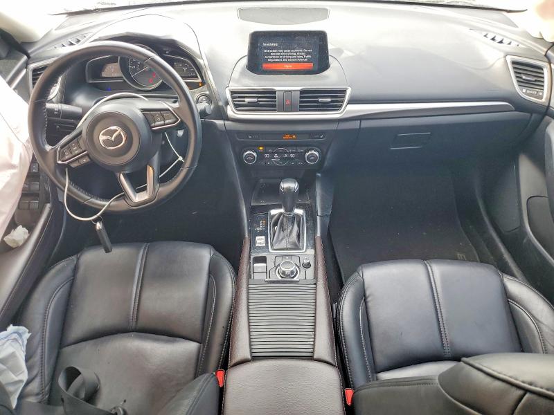 Продаж на аукціоні авто 2018 Mazda 3, vin: 3MZBN1L3XJM242067, номер лоту: 52458336