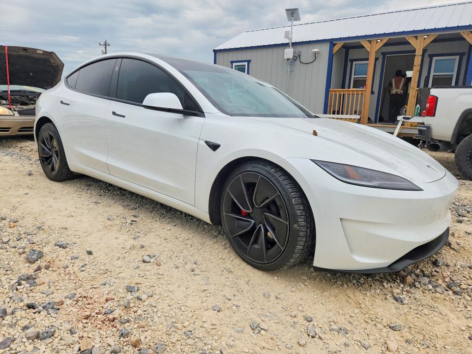 53807596 :رقم المزاد ، 5YJ3E1ET9RF820180 vin ، 2024 Tesla Model 3 مزاد بيع