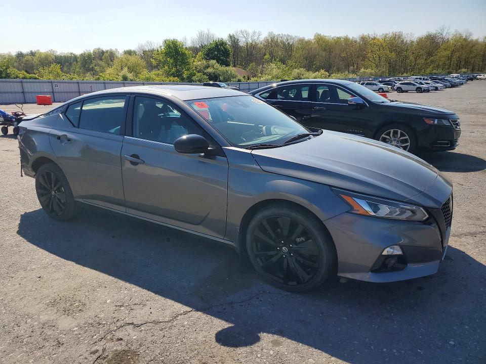 52230606 :رقم المزاد ، 1N4BL4CW1NN379792 vin ، 2022 Nissan Altima مزاد بيع