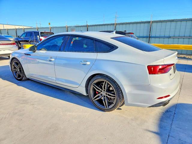 52029286 :رقم المزاد ، WAUENCF57JA008164 vin ، 2018 Audi A5 مزاد بيع