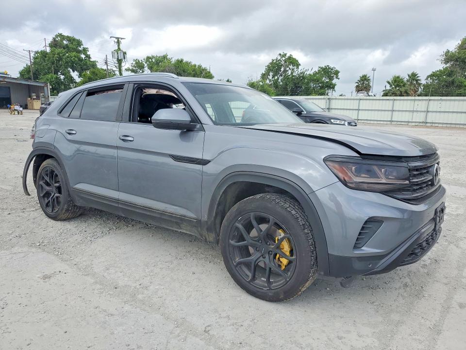 53892956 :رقم المزاد ، 1V2JE2CA5MC231873 vin ، 2021 Volkswagen Atlas Cross Sport مزاد بيع