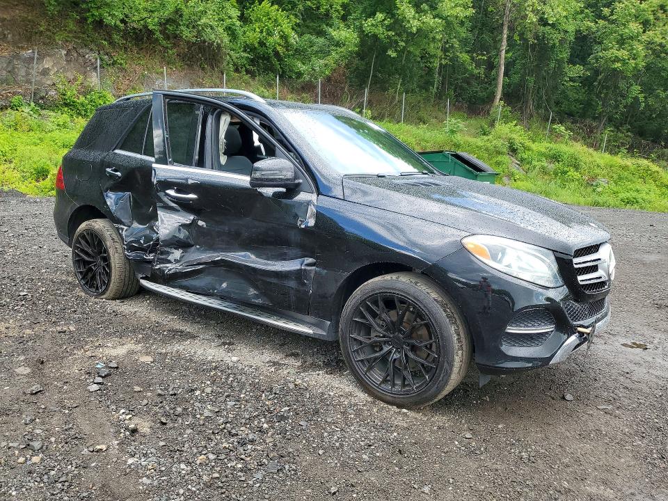 55101296 :رقم المزاد ، 4JGDA5HB4HA977533 vin ، 2017 Mercedes-benz Gle مزاد بيع