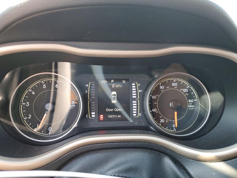 54041946 :رقم المزاد ، 1C4PJMCS9HW575691 vin ، 2017 Jeep Cherokee مزاد بيع