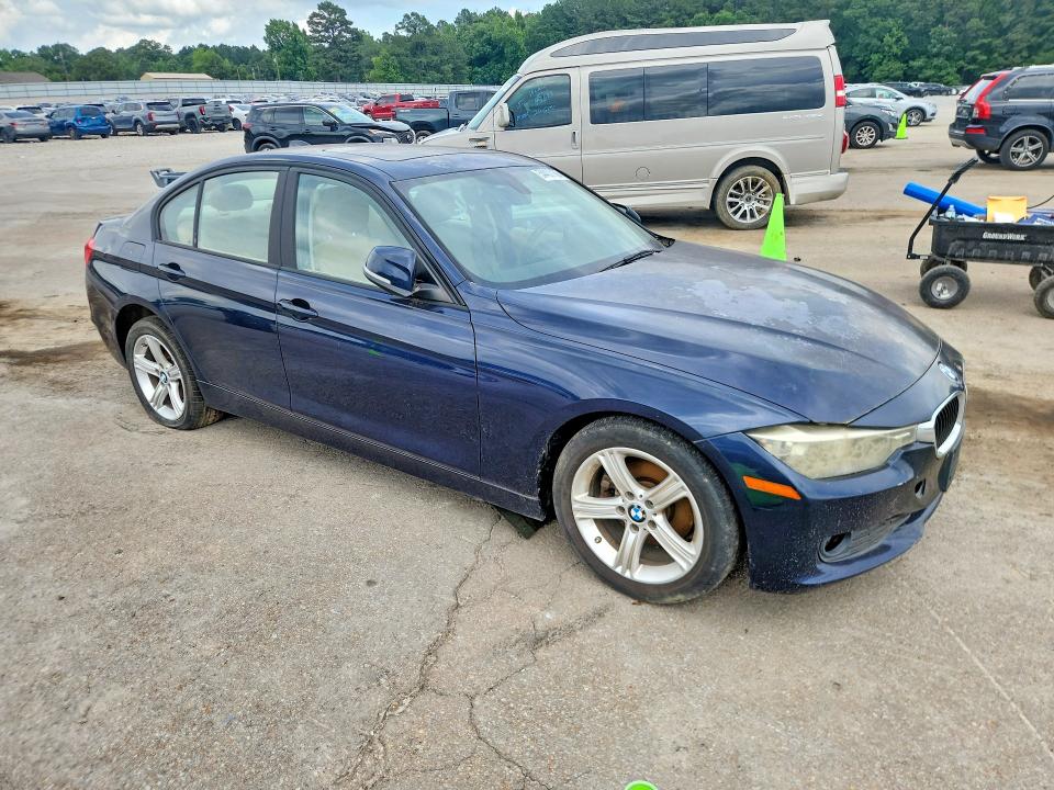 54400166 :رقم المزاد ، WBA3C3G53ENS70936 vin ، 2014 Bmw 320 مزاد بيع