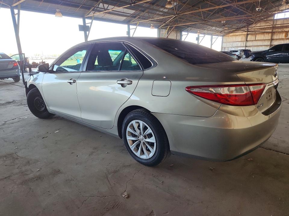 55424646 :رقم المزاد ، 4T4BF1FK7GR542917 vin ، 2016 Toyota Camry مزاد بيع