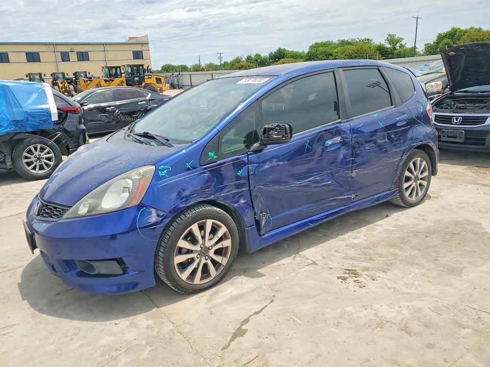 53618286 :رقم المزاد ، JHMGE8H51DC040928 vin ، 2013 Honda Fit مزاد بيع