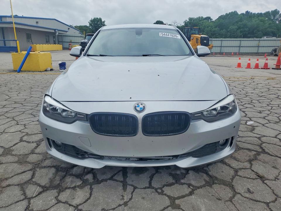 54441626 :رقم المزاد ، WBA3C3C59EP662099 vin ، 2014 Bmw 320 مزاد بيع