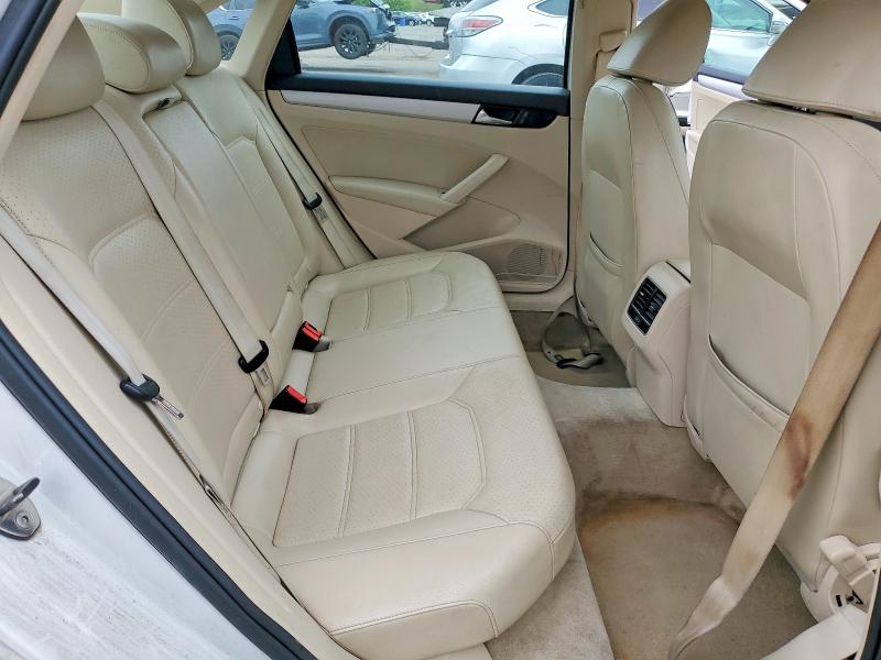 53026136 :رقم المزاد ، 1VWBP7A30DC063591 vin ، 2013 Volkswagen Passat مزاد بيع
