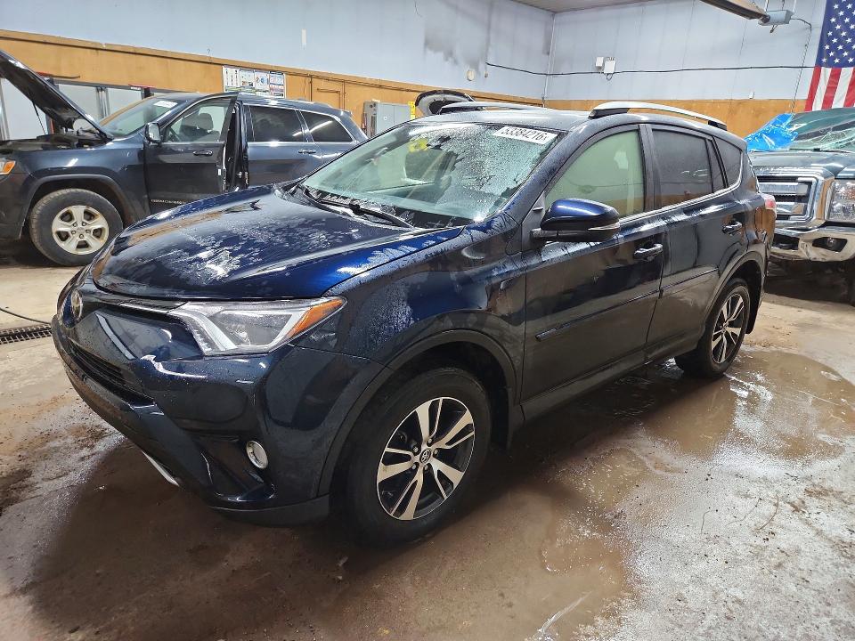 Auction sale of the 2018 Toyota Rav4, vin: JTMRFREV6JD243191, lot number: 53384216