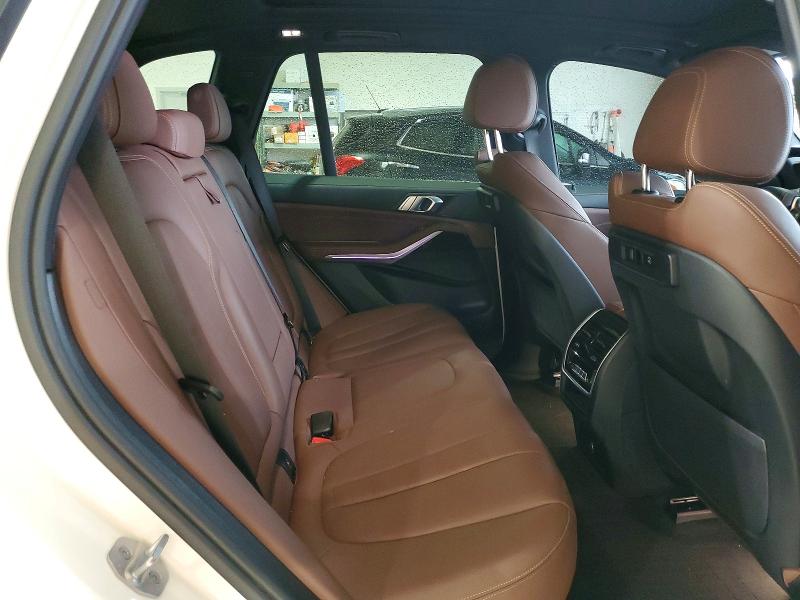 54601696 :رقم المزاد ، 5UXCR6C02M9F33066 vin ، 2021 Bmw X5 مزاد بيع