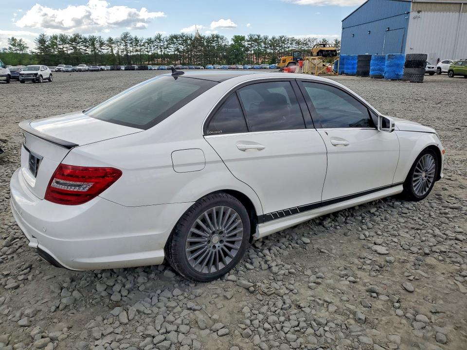 Продажа на аукционе авто 2013 Mercedes-benz C, vin: WDDGF8AB3DG128621, номер лота: 55073316