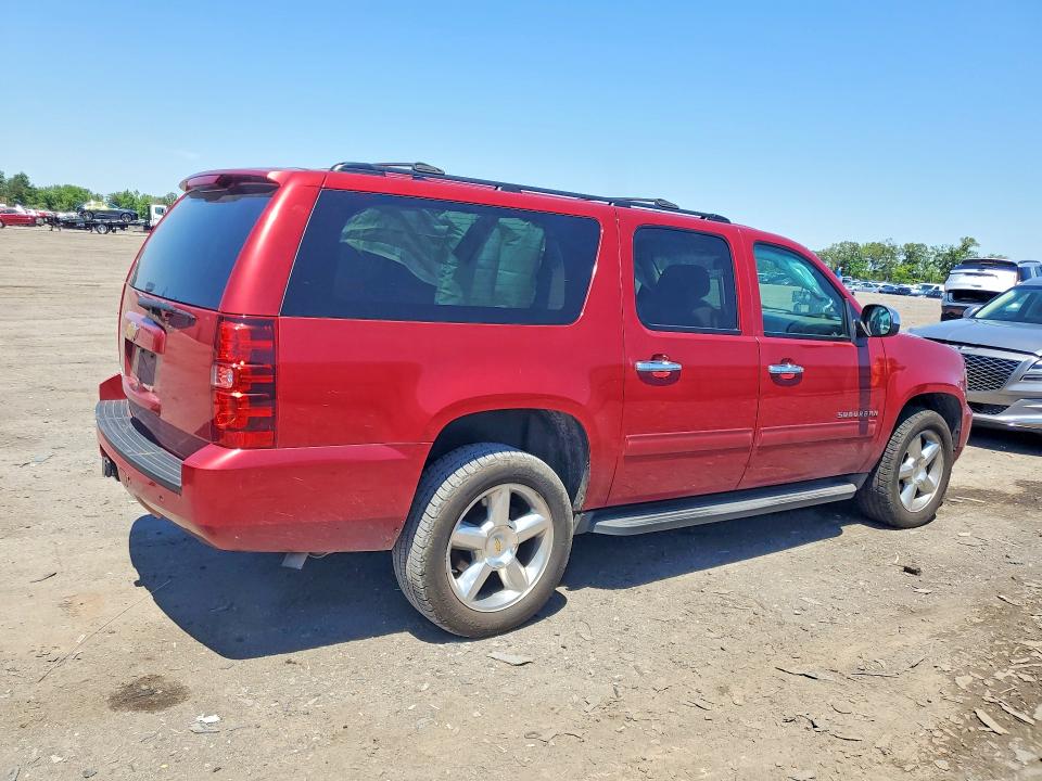 2014 Chevrolet Suburban მანქანა იყიდება აუქციონზე, vin: 1GNSKHE72ER180017, აუქციონის ნომერი: 53212066