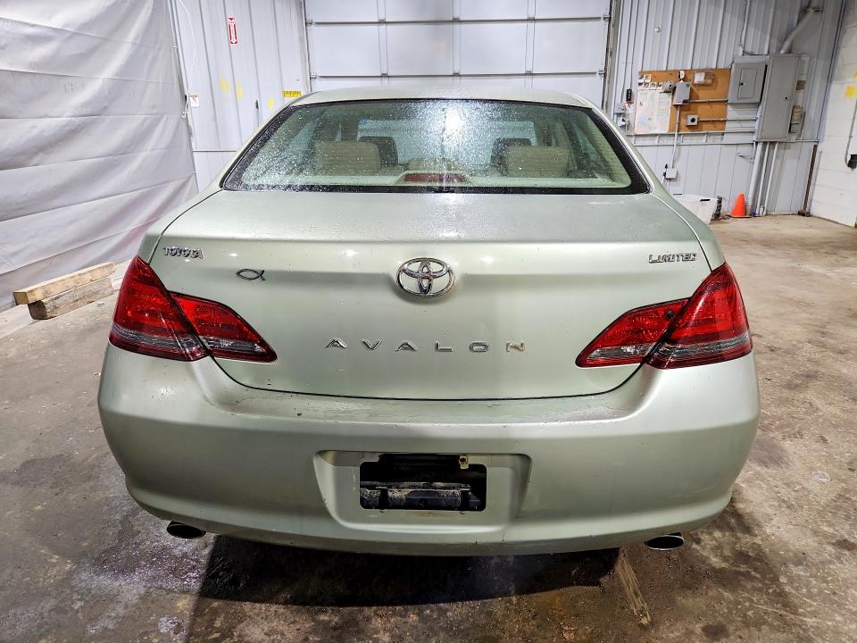 53370986 :رقم المزاد ، 4T1BK36B28U316819 vin ، 2008 Toyota Avalon مزاد بيع