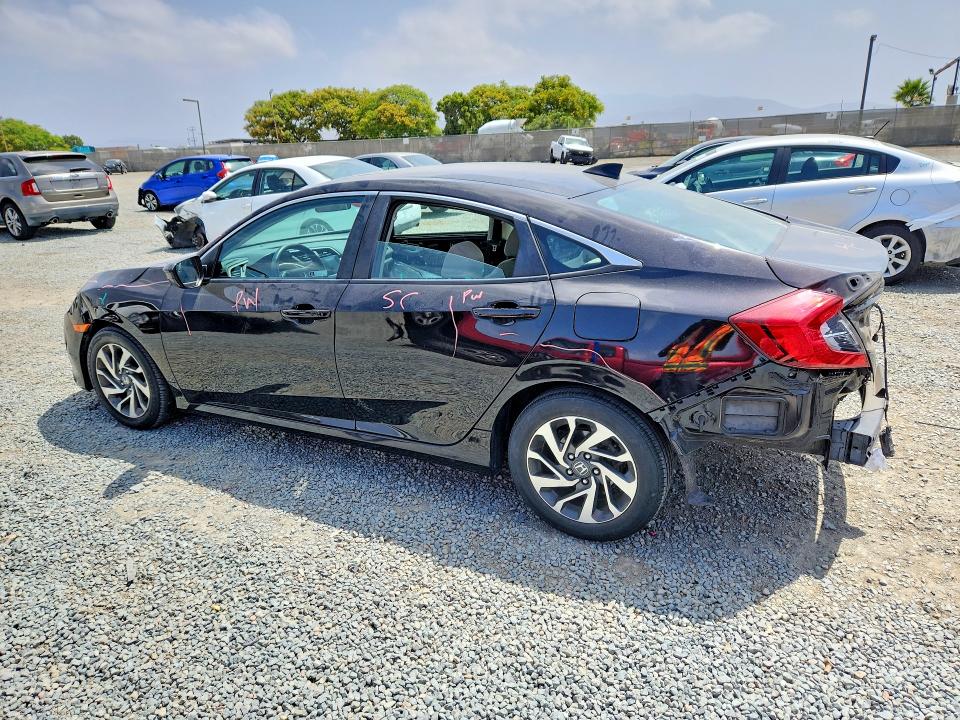 Продажа на аукционе авто 2018 Honda Civic, vin: 19XFC2F7XJE001179, номер лота: 53779506