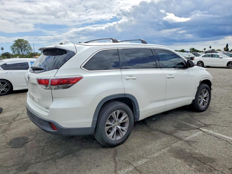 Продажа на аукционе авто 2015 Toyota Highlander, vin: 5TDKKRFH1FS090172, номер лота: 52508086