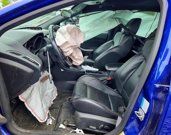 2015 Ford Focus მანქანა იყიდება აუქციონზე, vin: 1FADP3L91FL306677, აუქციონის ნომერი: 52507966