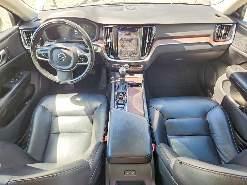 53841776 :رقم المزاد ، 7JR102TZ2MG107821 vin ، 2021 Volvo S60 مزاد بيع