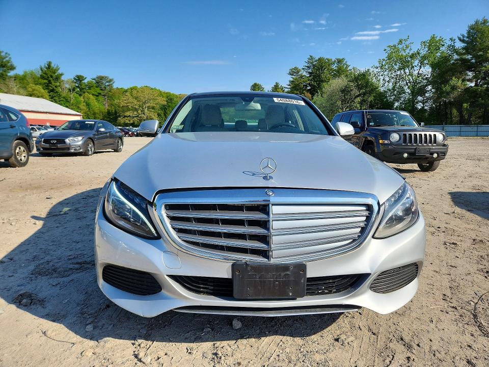 54088016 :رقم المزاد ، 55SWF4KB5FU033650 vin ، 2015 Mercedes-benz C مزاد بيع