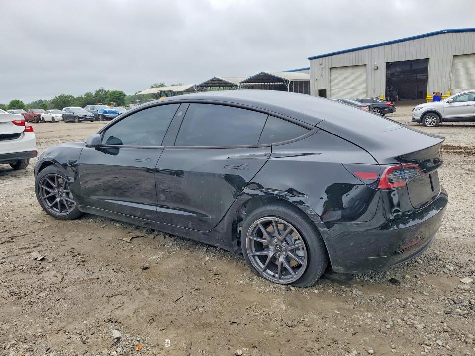 52654696 :رقم المزاد ، 5YJ3E1EA1MF045915 vin ، 2021 Tesla Model 3 مزاد بيع