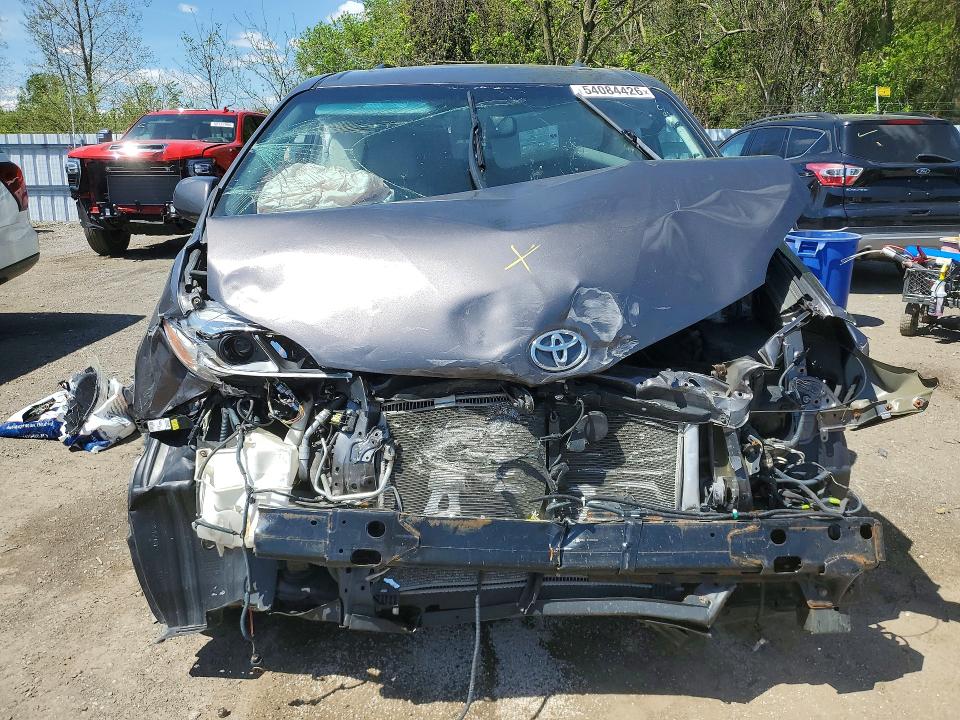 54084426 :رقم المزاد ، 5TDDZ3DC4HS160484 vin ، 2017 Toyota Sienna مزاد بيع