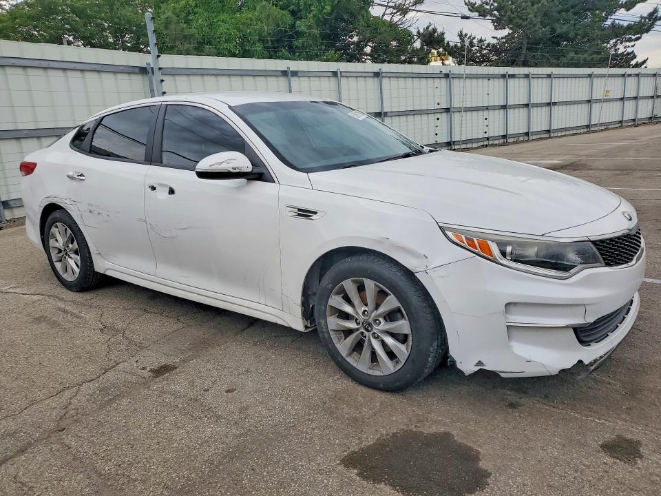 53991106 :رقم المزاد ، 5XXGT4L31HG121956 vin ، 2017 Kia Optima مزاد بيع