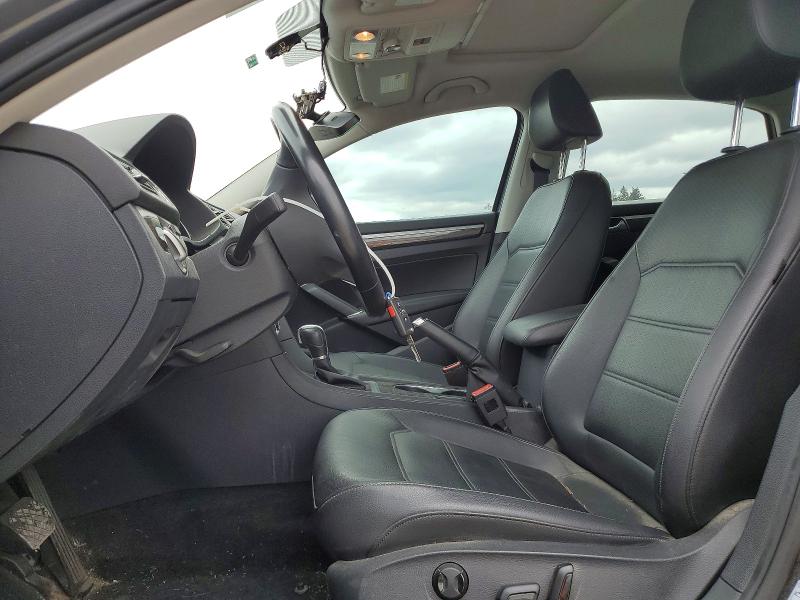 52432246 :رقم المزاد ، 1VWGT7A31HC038433 vin ، 2017 Volkswagen Passat مزاد بيع
