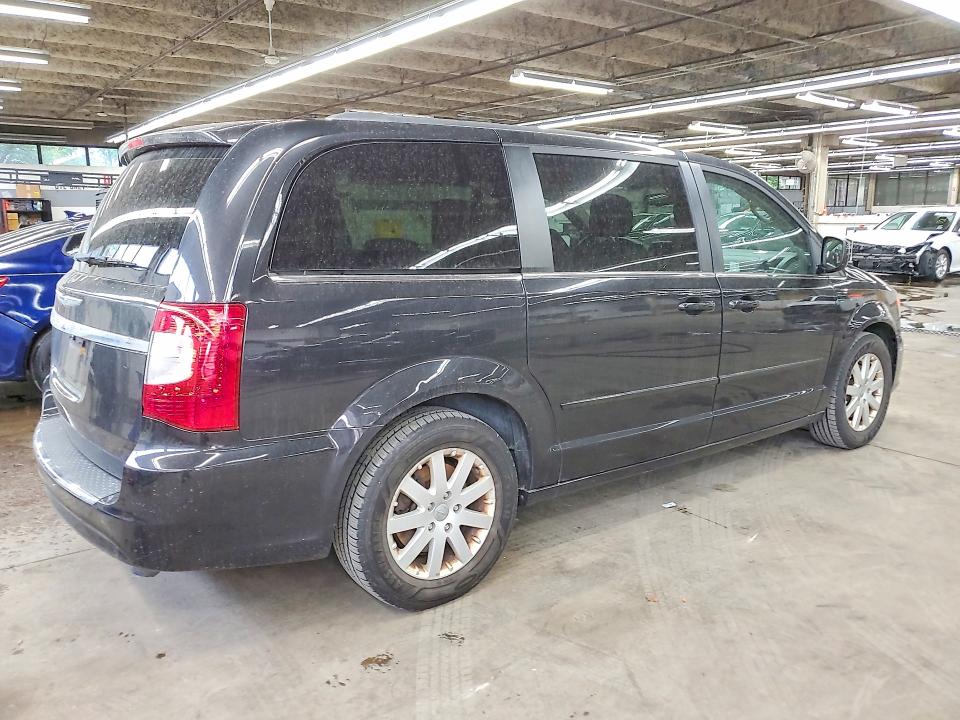 2015 Chrysler Town & Country მანქანა იყიდება აუქციონზე, vin: 2C4RC1AG4FR676465, აუქციონის ნომერი: 54016586