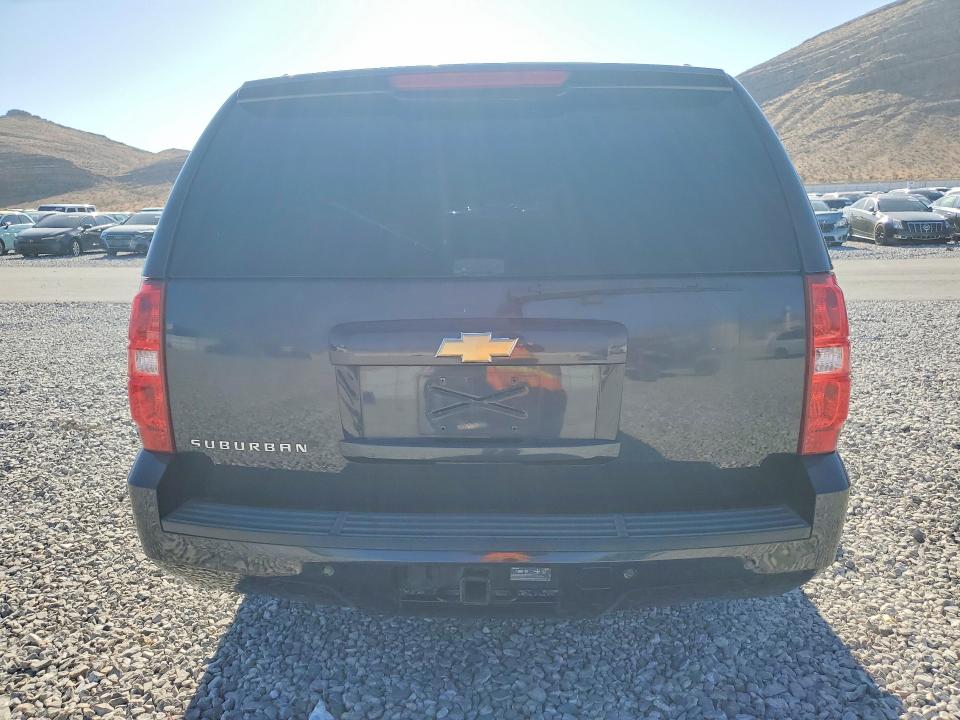 52741636 :رقم المزاد ، 1GNSCJE02DR218173 vin ، 2013 Chevrolet Suburban مزاد بيع