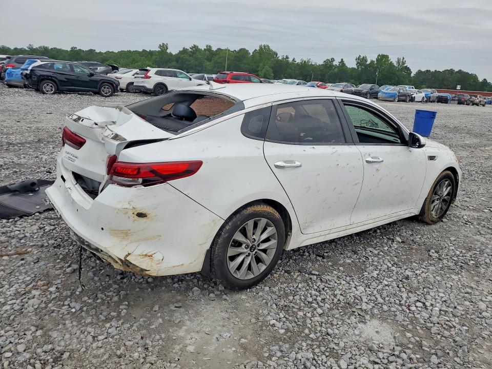 2018 Kia Optima მანქანა იყიდება აუქციონზე, vin: 5XXGT4L33JG238010, აუქციონის ნომერი: 53339716