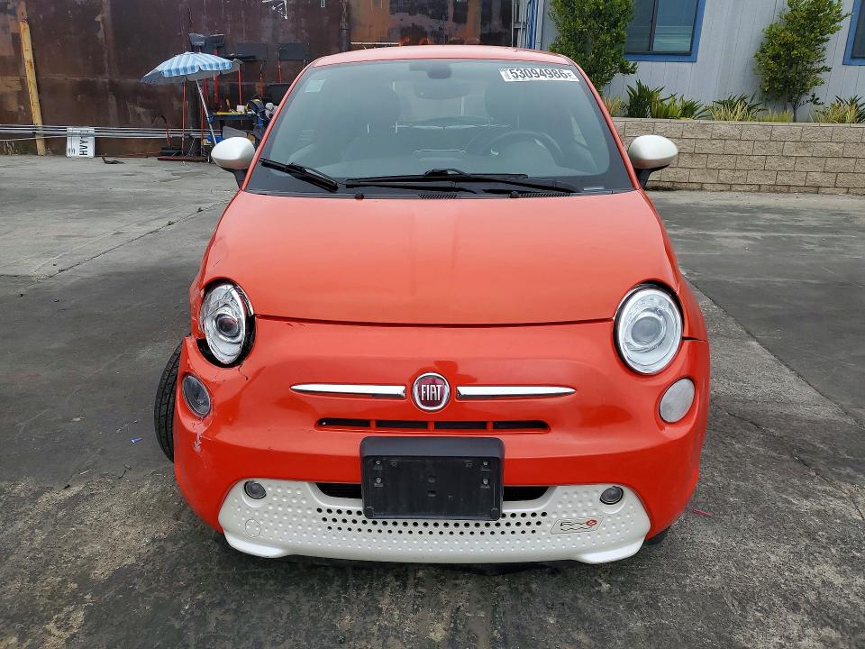 53094986 :رقم المزاد ، 3C3CFFGEXHT600639 vin ، 2017 Fiat 500 مزاد بيع