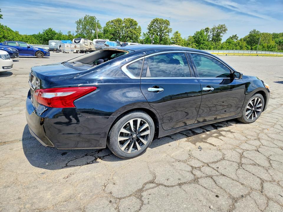 2018 Nissan Altima მანქანა იყიდება აუქციონზე, vin: 1N4AL3AP8JC206004, აუქციონის ნომერი: 52535186