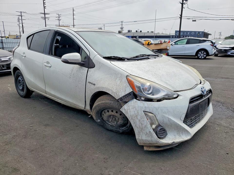 53135886 :رقم المزاد ، JTDKDTB35F1583173 vin ، 2015 Toyota Prius C مزاد بيع