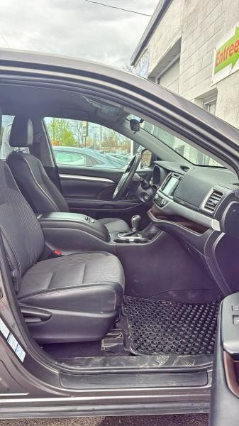 52727406 :رقم المزاد ، 5TDBZRFH1KS738468 vin ، 2019 Toyota Highlander مزاد بيع