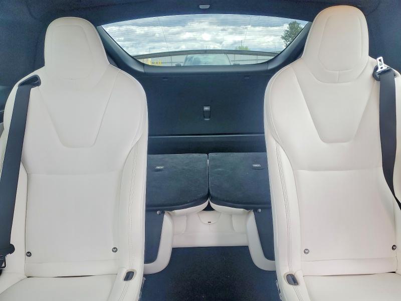 53252066 :رقم المزاد ، 5YJXCBE21JF090385 vin ، 2018 Tesla Model X مزاد بيع