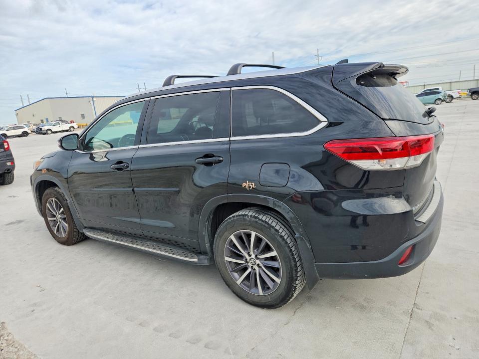 52530426 :رقم المزاد ، 5TDKZRFH8HS522724 vin ، 2017 Toyota Highlander مزاد بيع